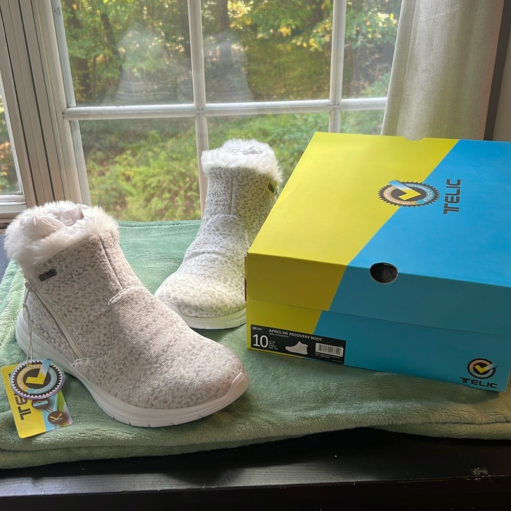 NIB Telic Apres Ski Recovery Boot size 10